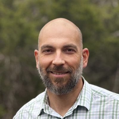 A headshot of Dr. Michael Cerean, a chiropractor at Eagle's Nest Eye Clinic.